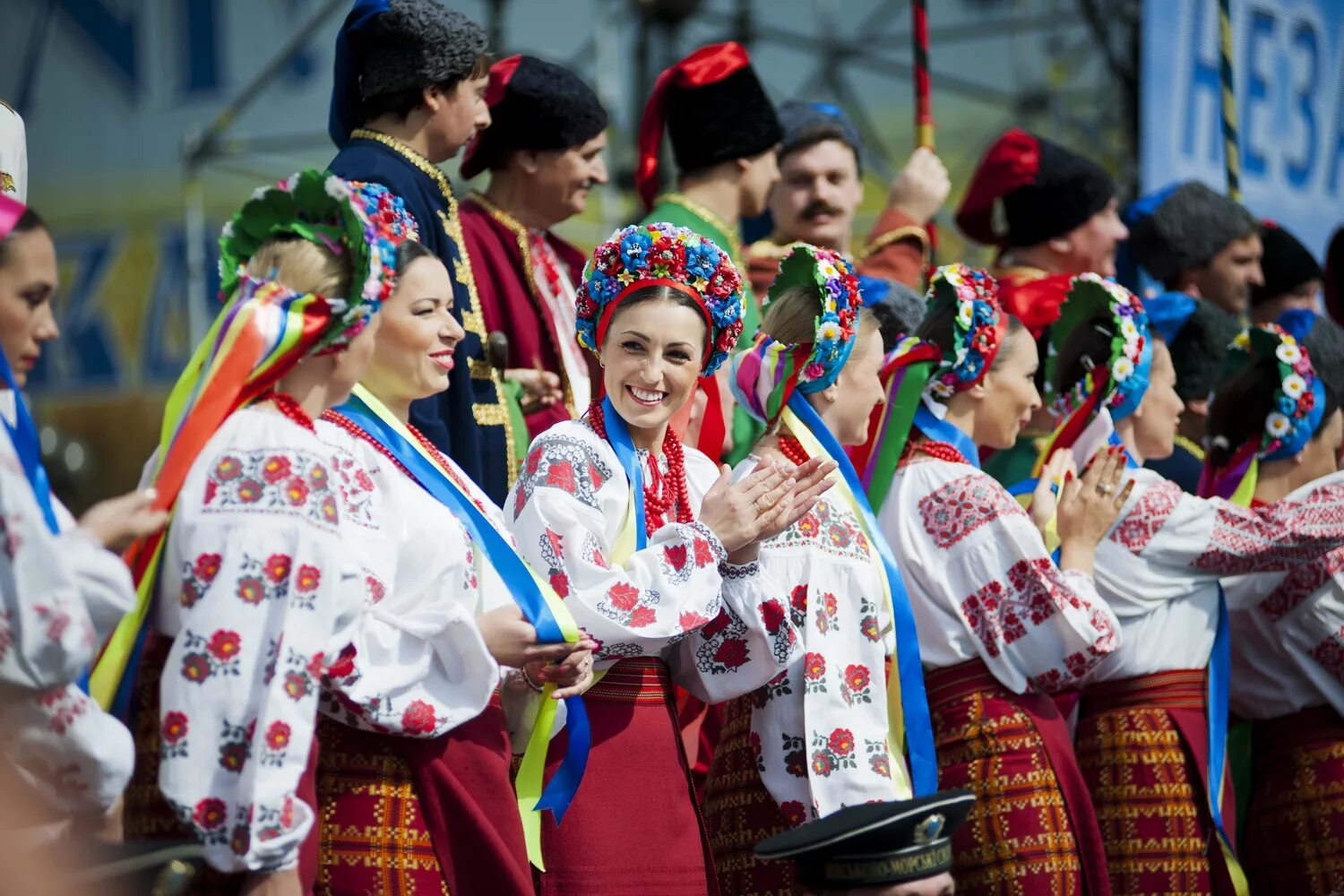 украинская тематика. украинцы народ. баба яга дрон беспилотник всу. украинцы народ. украинская культура.