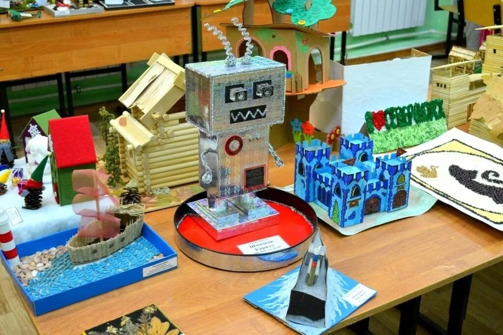 Мир техники конкурс. Что такое техническое моделирование для детей. Выставка технического творчества. Техническое творчество поделки.