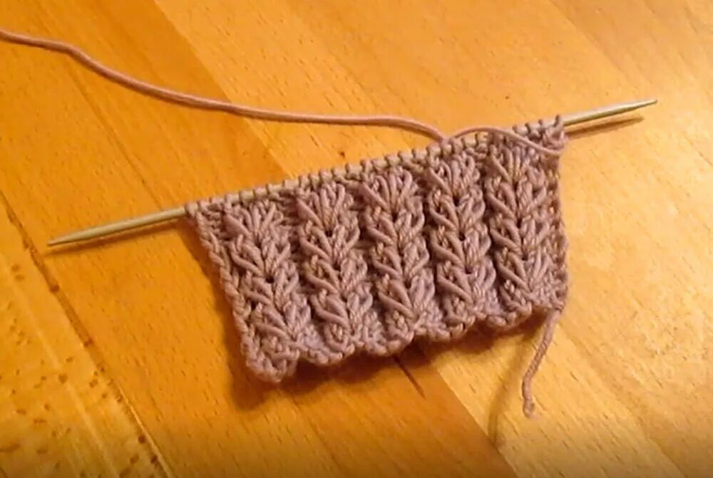 Резинка спицами. Косая резинка спицами. Косая резинка 3х3. Узор колосок спицами. Узор спицами косая резинка.