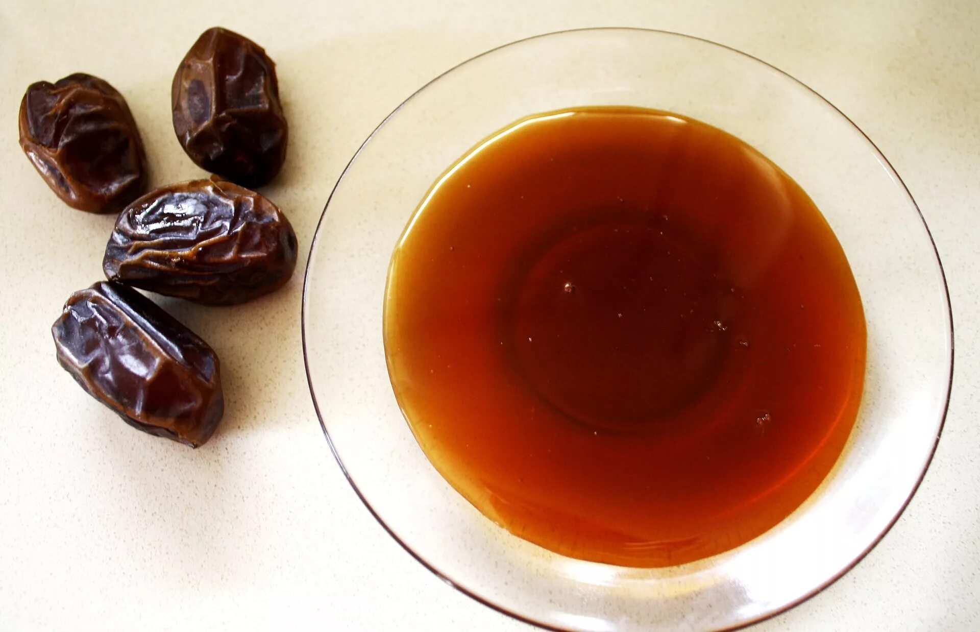 Date trunc extract. Финиковый сироп date honey. медовые финики. финики в меду. чай с финиками.