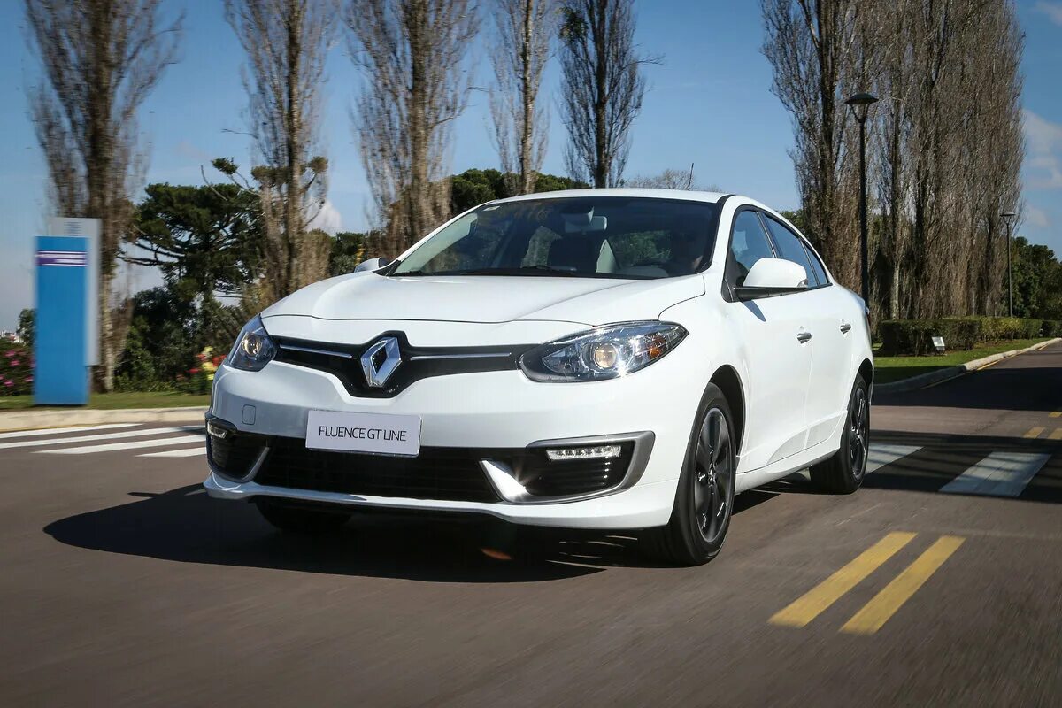 Renault fluence 1. Renault Fluence. Renault Fluence 2016. Renault Fluence 2015. Renault Fluence gt line.