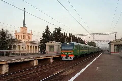 Жд станция старое мозино. Мозино ленинградская область. Электрички ленинский проспект старое мозино. Эр2 1014. Эр 2 именные электрички спб.