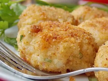 Рыбные котлеты с рисом и картошкой