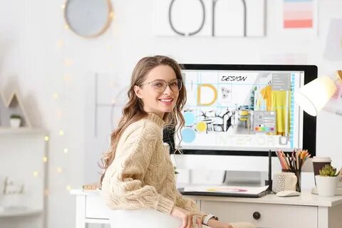 Женщина дизайнер интерьера