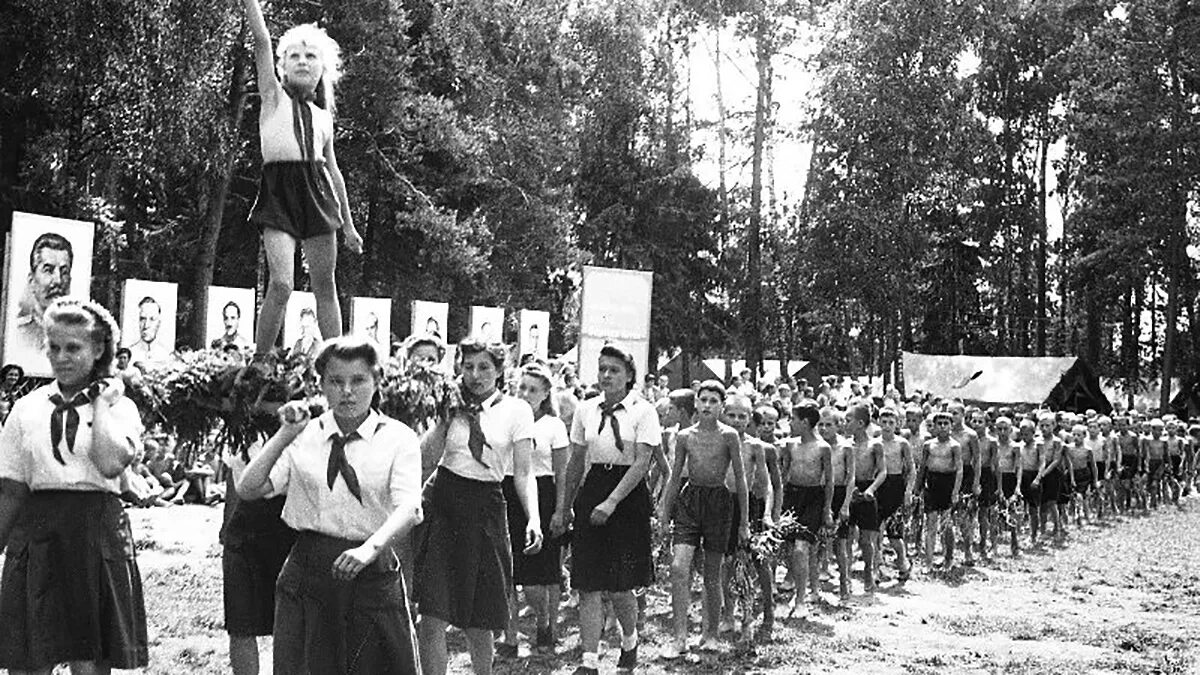 Лето в пионерском лагере. Пионерский лагерь Ковшовой и Поливановой. Пионеры Владимирской области лагерь. Пионерский лагерь Юный Полярник. Пионерский лагерь ММЗ скорость.