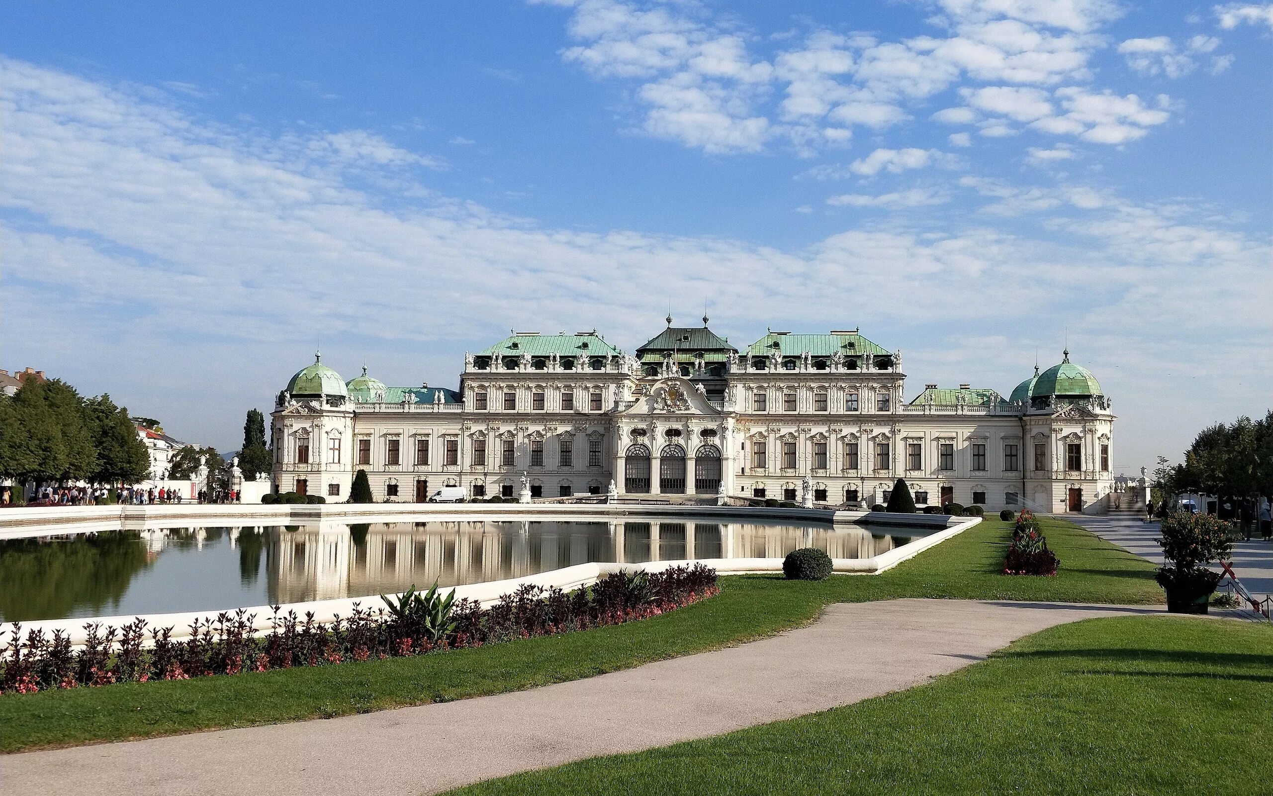 Метз город. Дворец аугустусбург в городе брюль. Дворец келуш португалия. Дворец эммахоф чехия. Город дворцов.