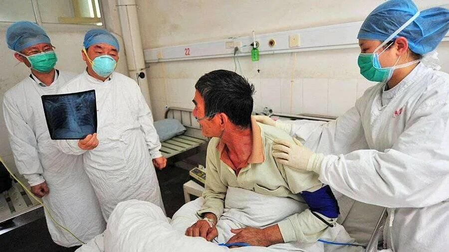 коновирус. вспышка sars 2003 китай. какая пневмония в китае. ухань коронавирус эпидемия. врачи гонконга.