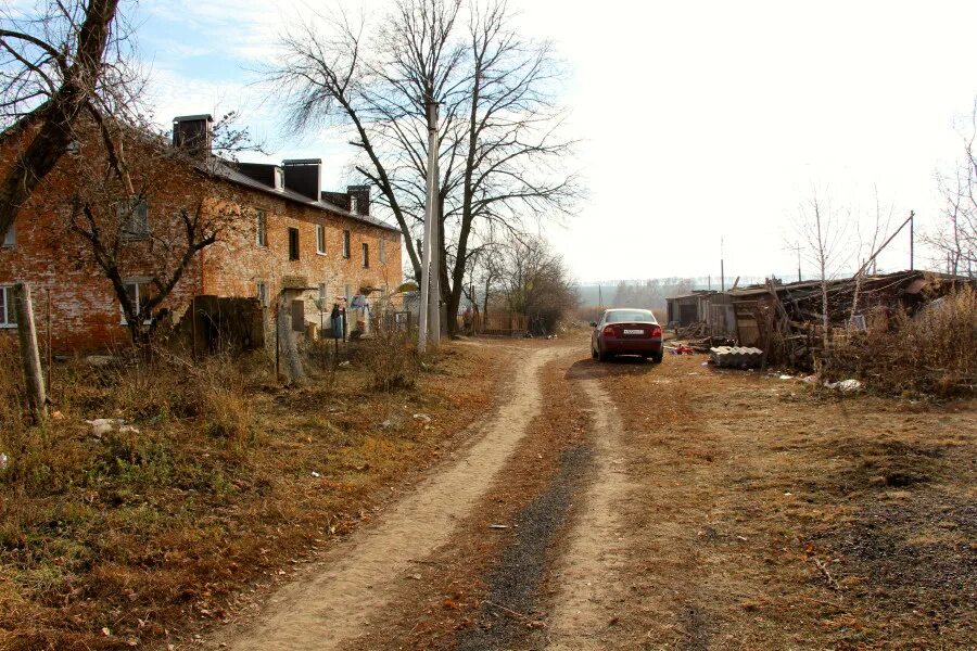 Город тайга поселок таежный. Деревня коммунар хакасия. Посёлок российский в краснодаре фото. Современная российская деревня. Город краснодар поселок российский.