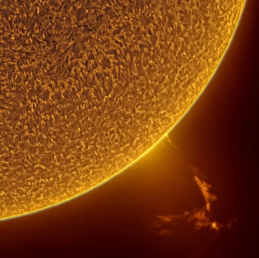 Снимки солнца. Солнце фото. Протуберанцы на солнце. Поверхность солнца фото. Вспышка на солнце сегодня 2023 последствия