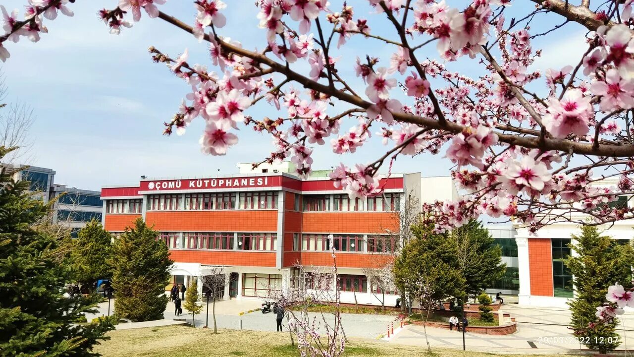 Университет у озера. Университет страсбурга франция. 18 university. Colgate university buildings inside. 18 university.