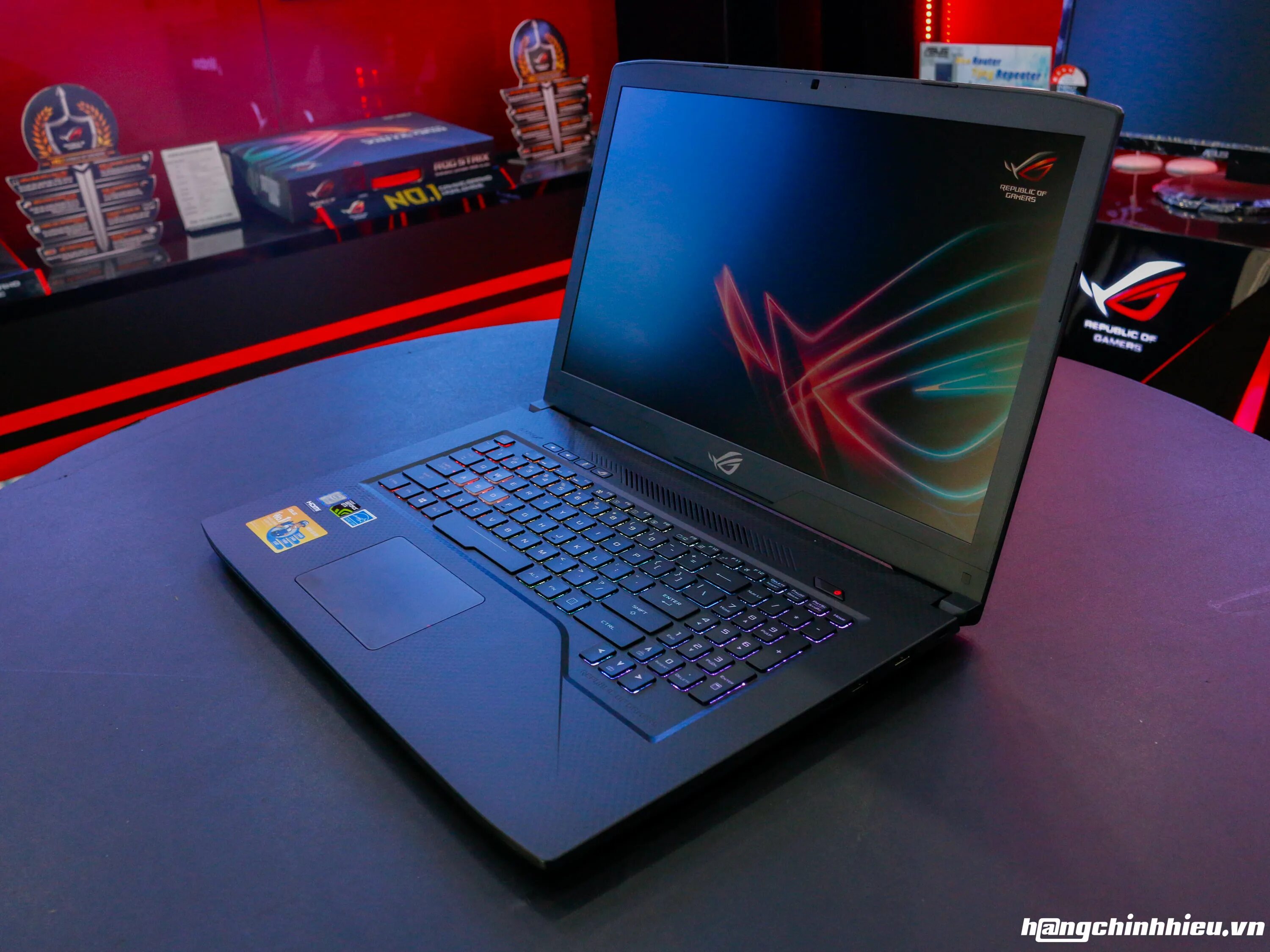 Купить ноутбук rog strix. ASUS ROG gl703ge. ASUS ROG Strix ноутбук 17.3. ASUS ROG 703. ASUS Strix gl703gs.