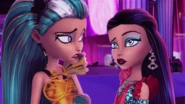 Монстер хай столкновение кланов клыки против шерсти. Монстер хай ромул и клодин. Гори фангтелл монстр хай. Monster high fright on мультфильм. Школа монстров столкновение кланов клыки против шерсти.