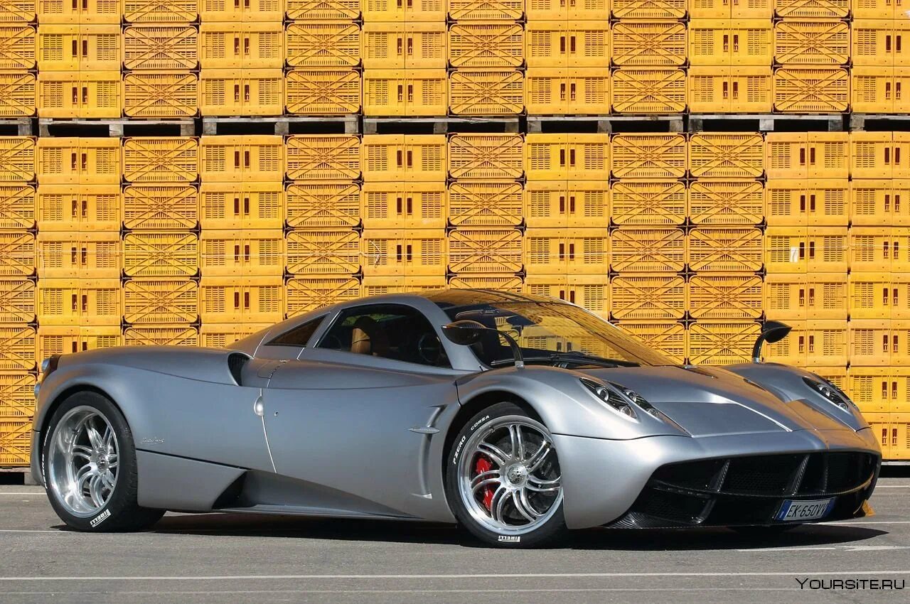 45 3 млн. Pagani Huayra 2013 года. Машина за 1000000. Спортивные машины до 2 миллионов. Машина за 1000000 долларов.