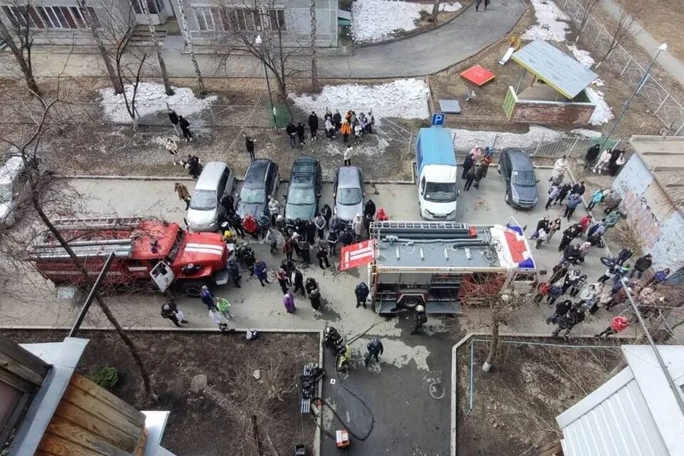 Кировский завод пожар. Пожар в кировском районе новосибирска сегодня. Эвакуация пострадавших. Кировский завод пожар. Пожар в кировском районе новосибирска сегодня.