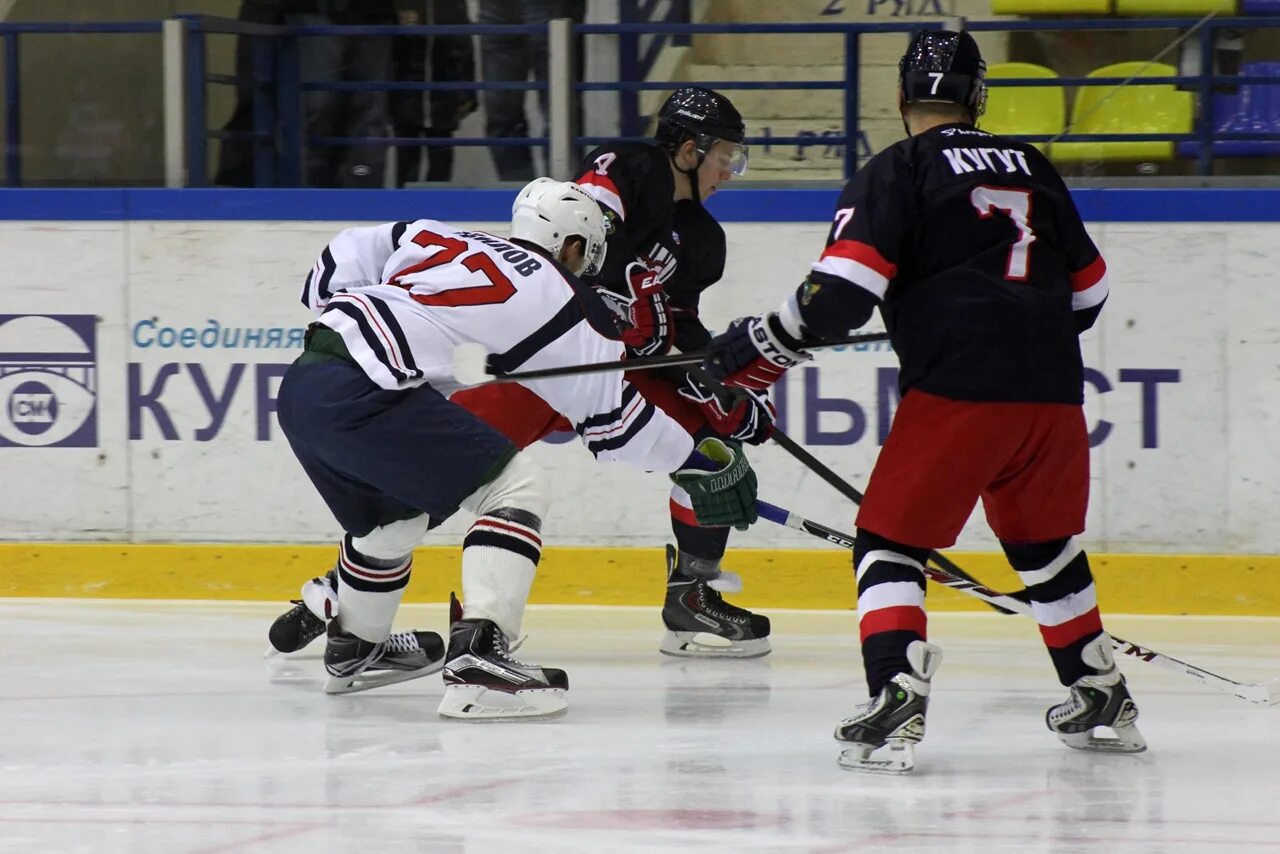 Хк локомотив ярославль. Россия зауралье. Зауралье хк картинки. Судьи хк зауралье курган. Челны самара хоккей.