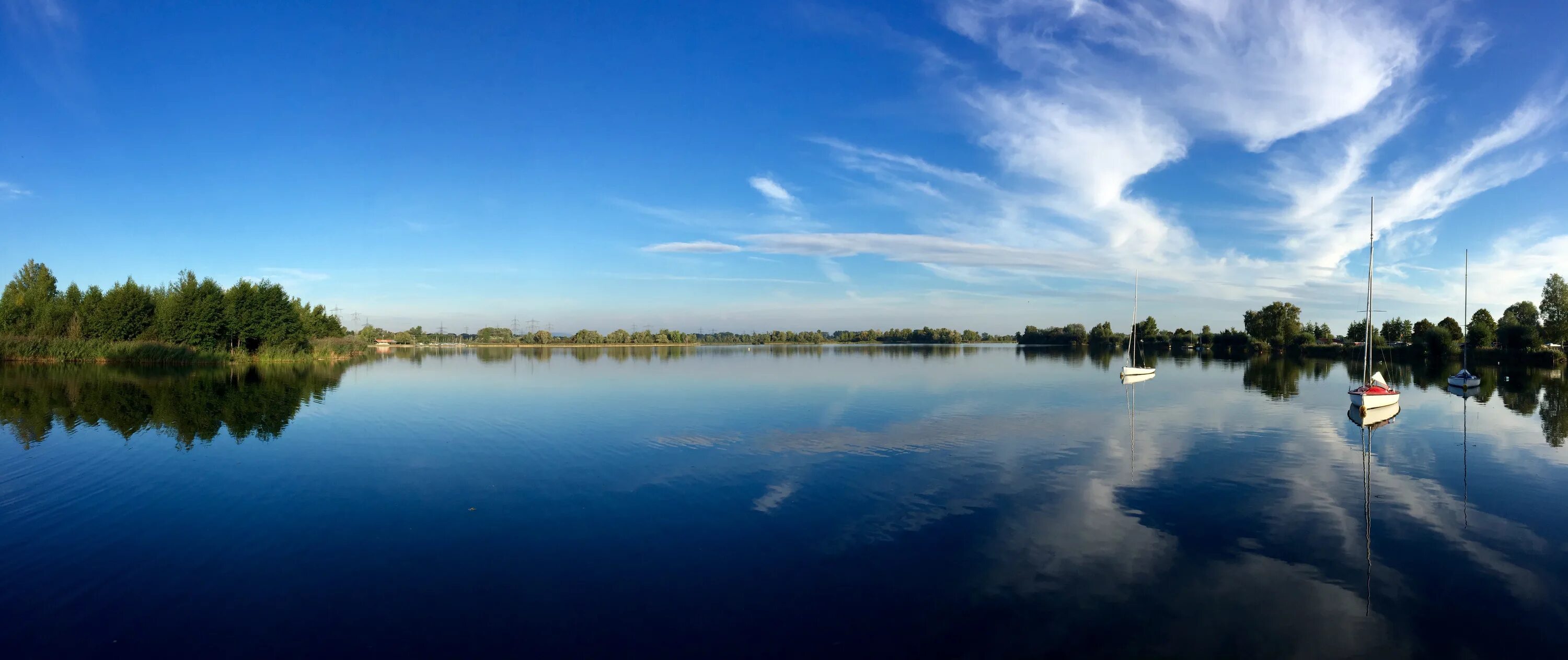 Озеро панорама. Река панорама. Берег реки панорама. Панорама вид на речку. Озеро время работы