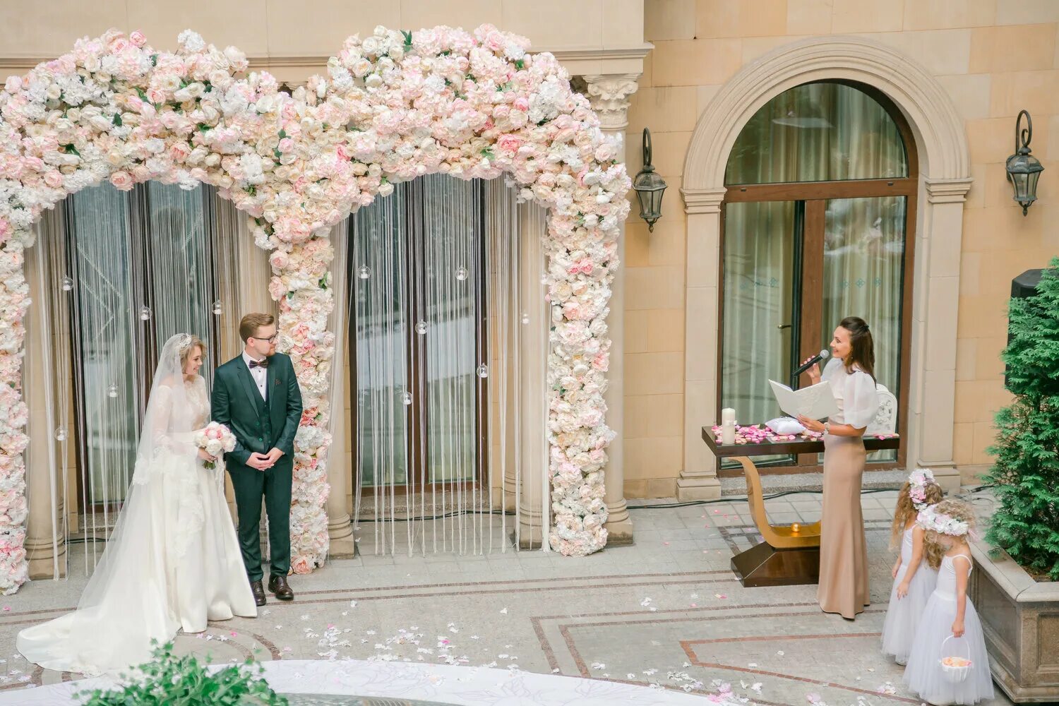 алая звезда свадебное агентство. свадебное агентство москва. организация и проведение свадеб. элитное свадебное агентство. фотосессия скромной свадьбы.