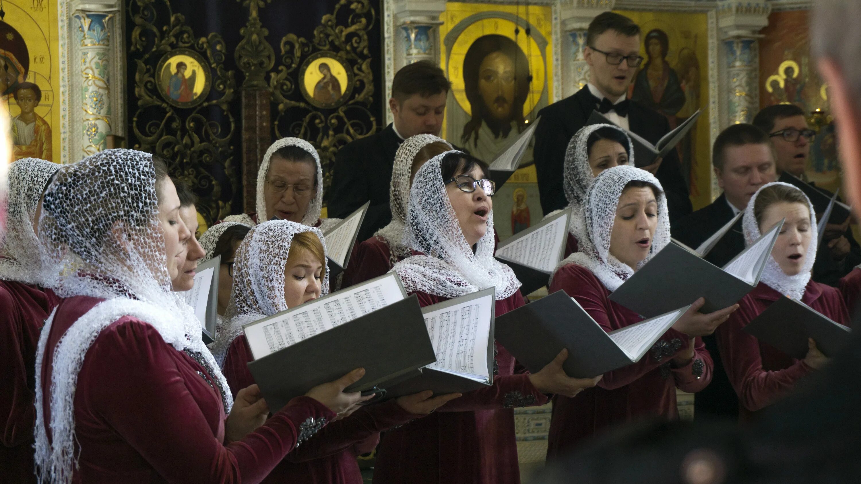 Православный хор. Духовный хор в церкви. Хор в православном храме. Храм хора. Церковный хор песнопение