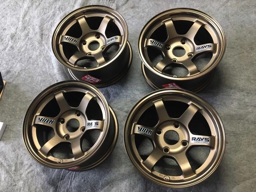 Rays r15. Rays volk racing te37 на ваз. rays volk racing te37 бронза. volk racing r15 на ваз. диски rays volk racing te37.