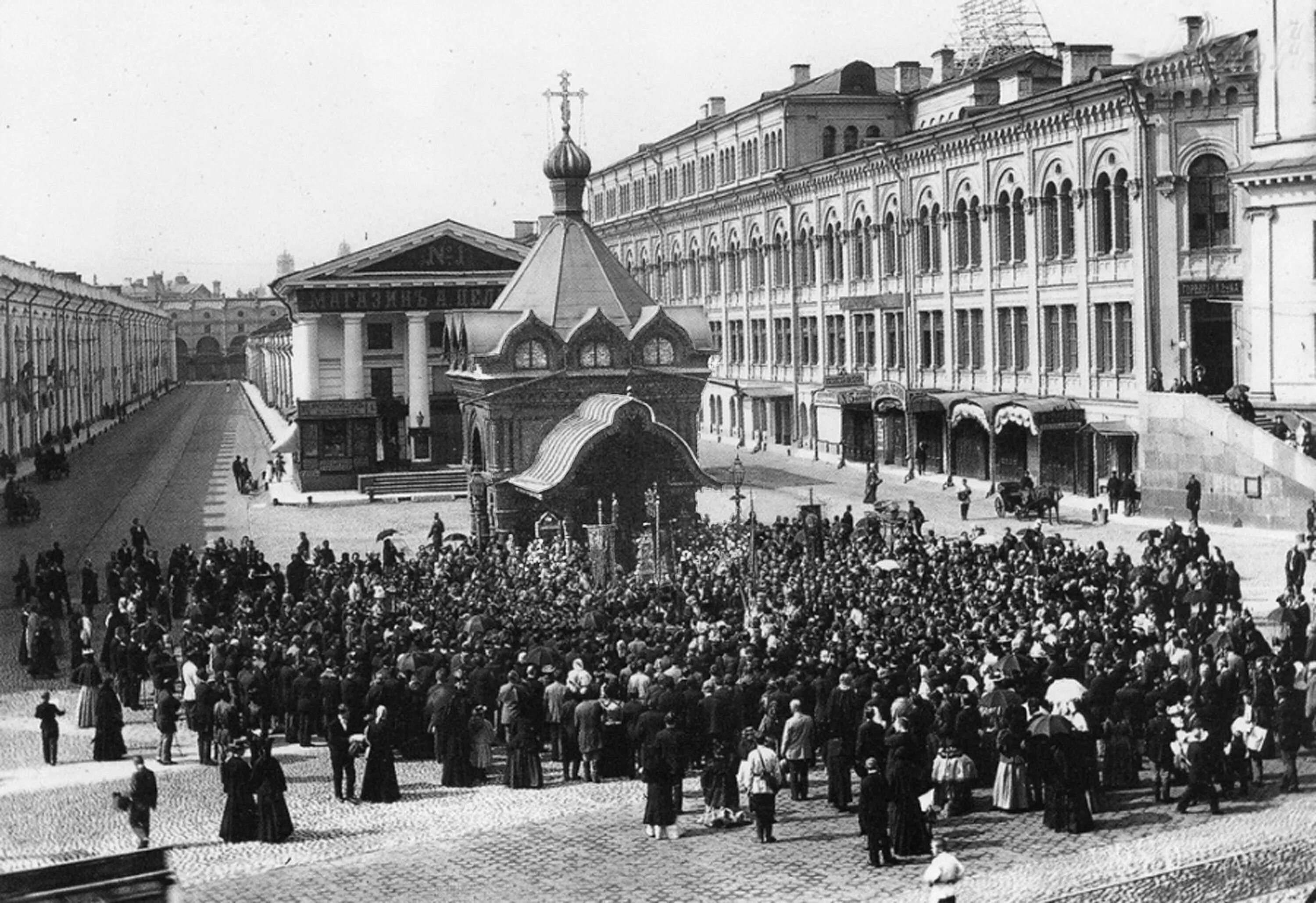 Часовня на Невском проспекте у Гостиного двора. Часовня Христа Спасителя Гуслицкого Спасо-Преображенского монастыря. Гостиный двор Санкт-Петербург 20 век. Гостиный двор Санкт-Петербург 19 век. Александров начало 20 века