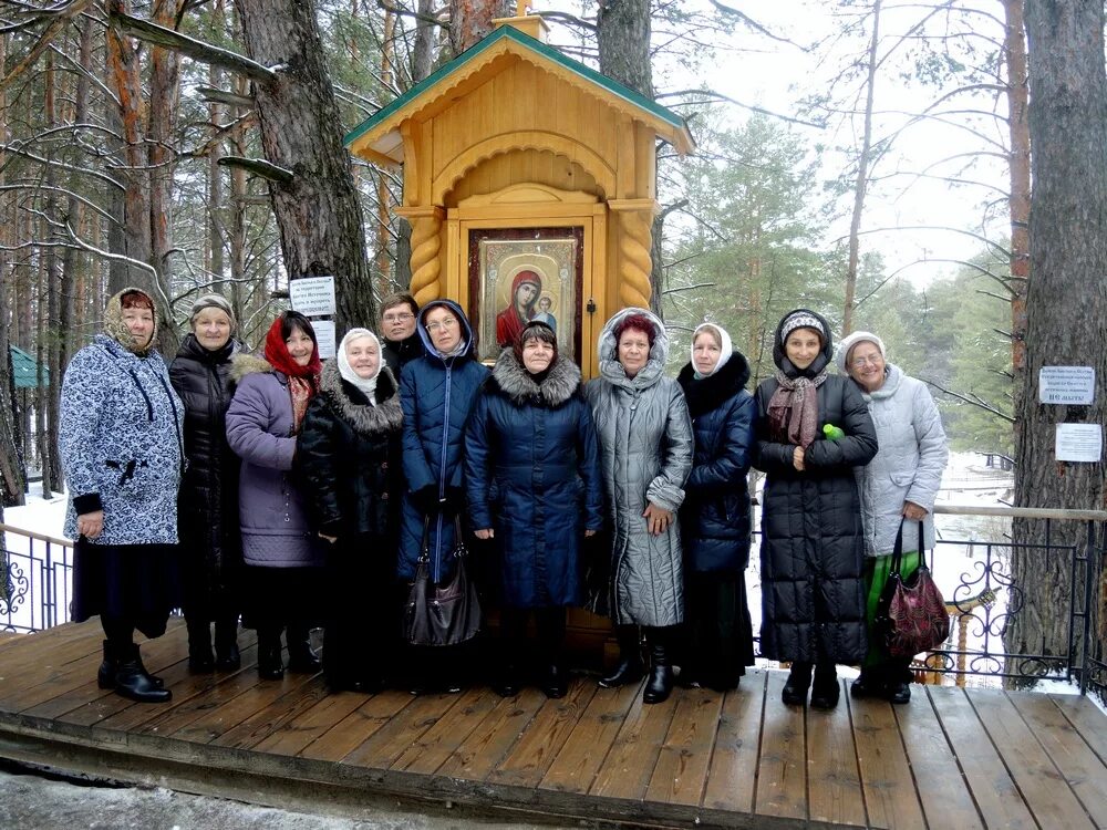 Паломничество по святым местам урала. Паломник пилигрим богомолец. Молодежь в церкви. Пилигрим паломническая служба. Православный экскурсовод.