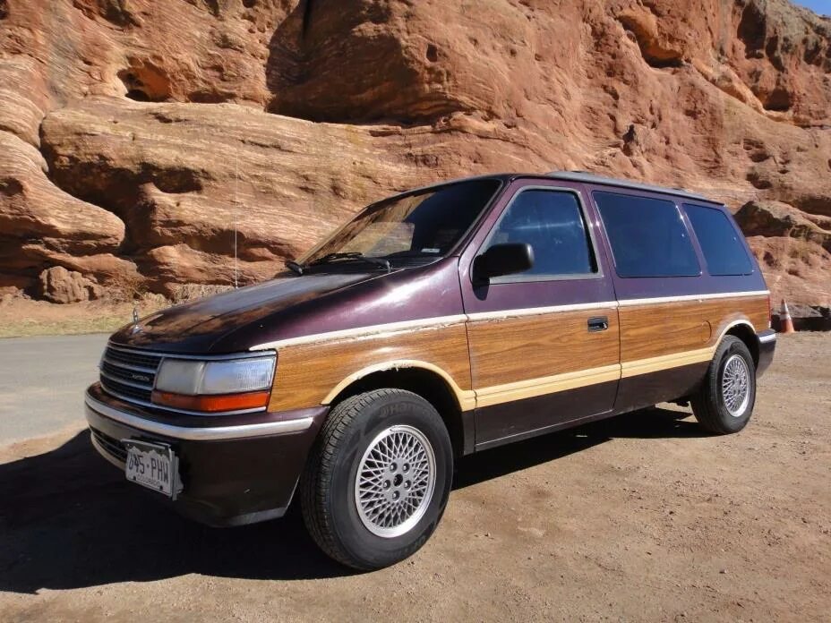 Додж вояджер. Плимут Вояджер 1992. Plymouth Voyager 1992. Плимут Гранд Вояджер 1992. Додж Плимут Вояджер.