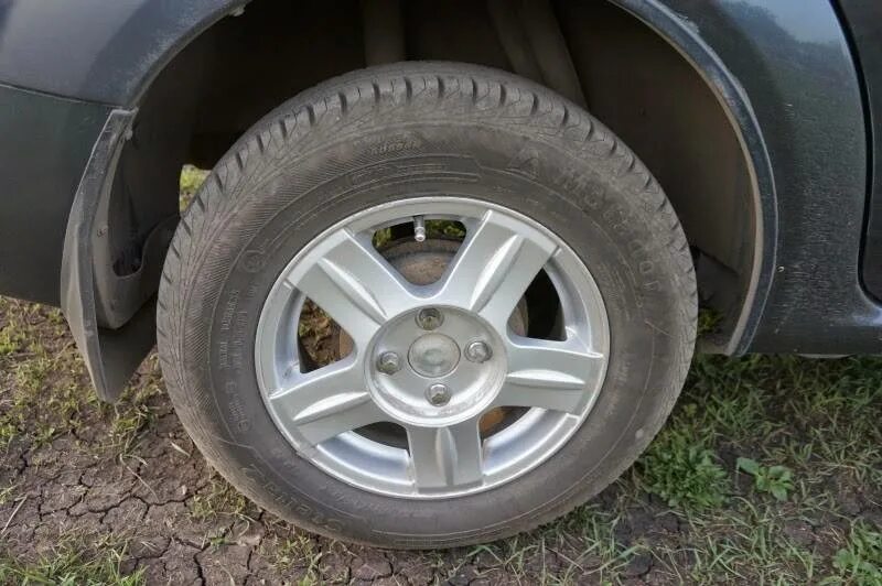 185/70 R14 Логан. 185/70 R14 Рено Логан 1. Летняя резина r14 185/70 на Рено Логан. 185 70 R14 на Рено Логан. Резина на лето на логан