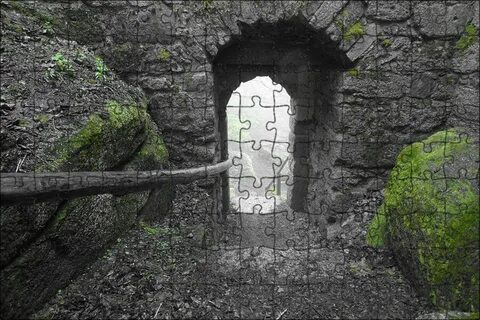 Зачем в замке сооружались такие мощные стены