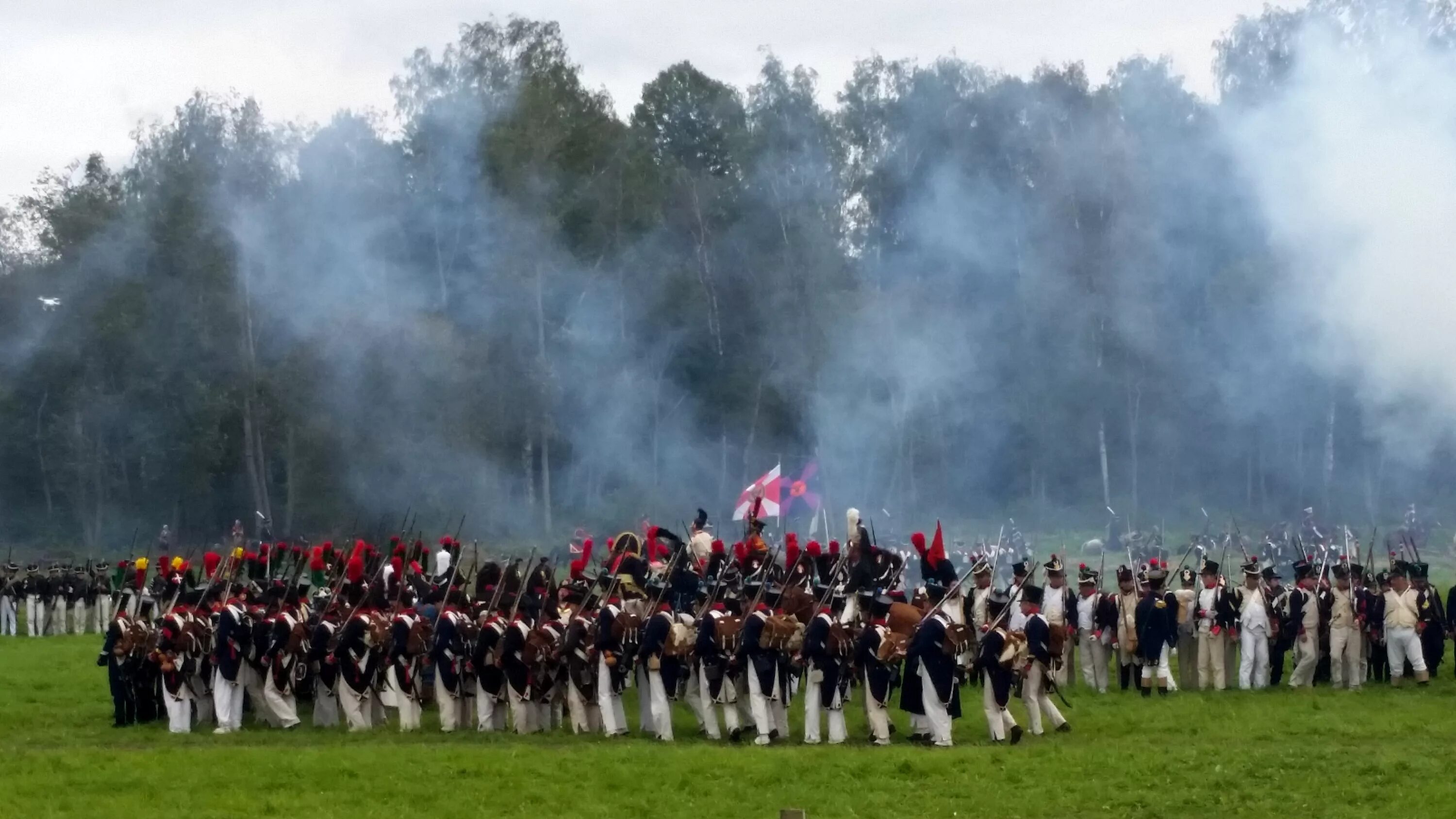 Поле сражения бородино. Война 1812 бородинское поле. сражение на бородинском поле. реконструкция войны 1812 в бородино. поле бородино 1812.