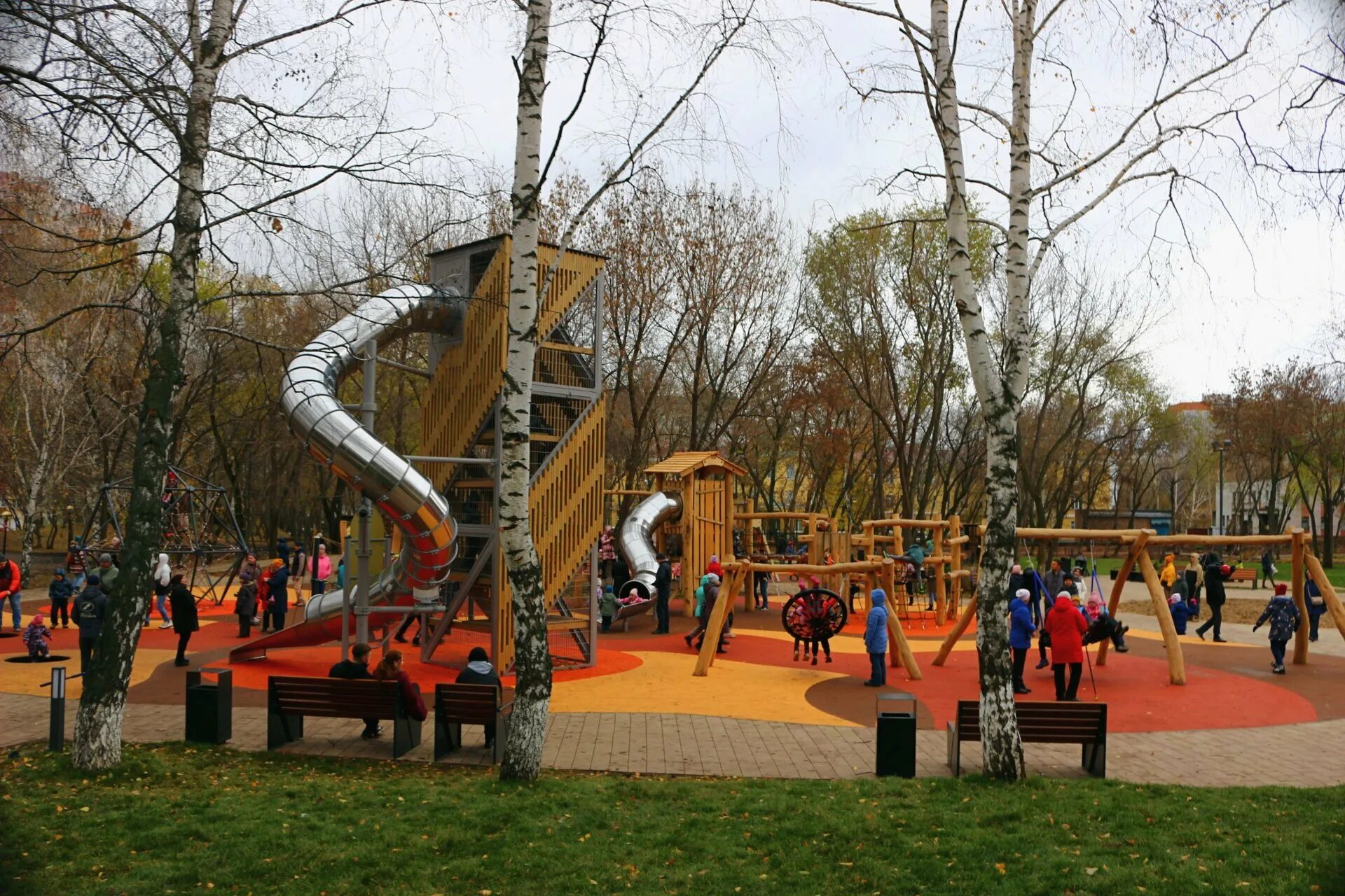 Парка ремонт купить. Новая детская площадка. Сквер с детской площадкой. Новый парк. Молодежные площадки в парке.
