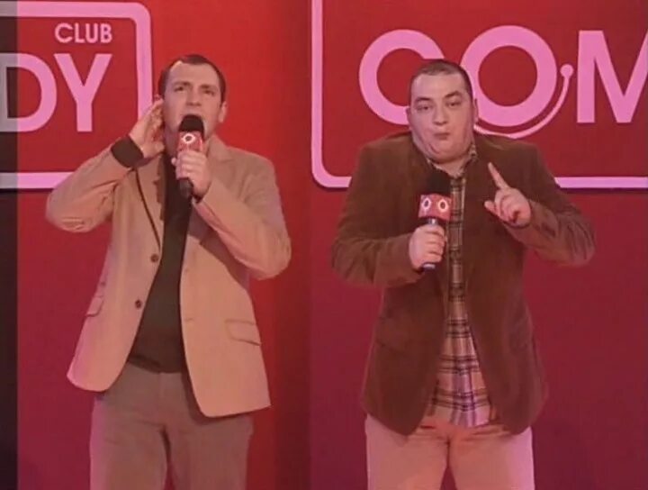 Сестры зайцевы царь. Сестры Зайцевы камеди клаб. Сёстры Зайцевы comedy Club. Камеди клаб 2007 год. Сестры Зайцевы КВН.