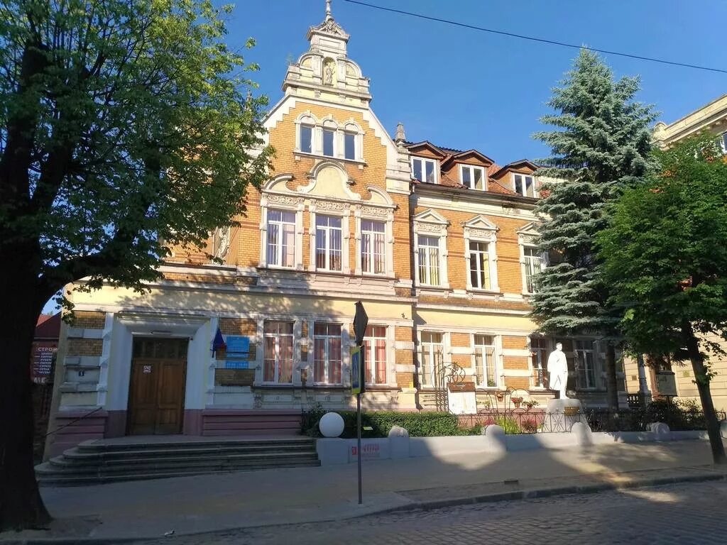 Жилой дом памятник. Г. Черняховск, пер. Здание народного банка. Банки черняховска калининградской.