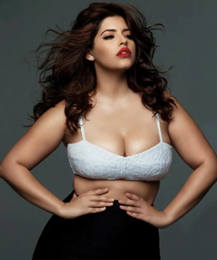 Полненькие сверху. Плюс сайз модель Кейт Диллон. Модель Plus-Size Denise Bidot.