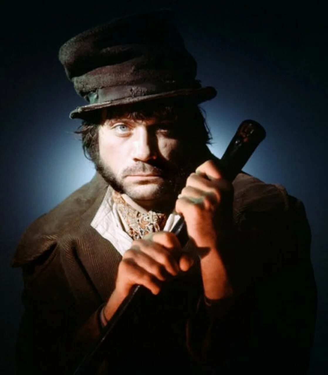 Билл сайкс. Bill sikes from oliver. Оливер рид фото. Оливер твист 1974. Уильям сайкс оливер твист.