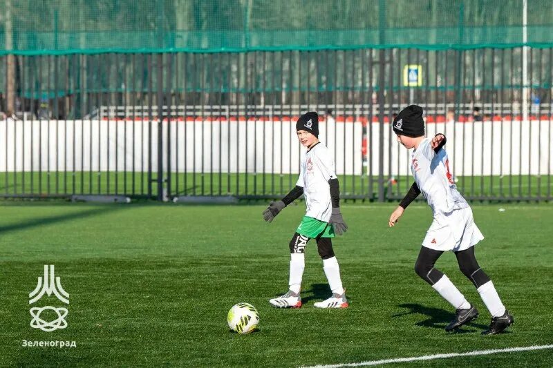 первая лига. зимнее первенство москвы первая лига. фшм. футболисты лига и команда. красногвардеец 2007.