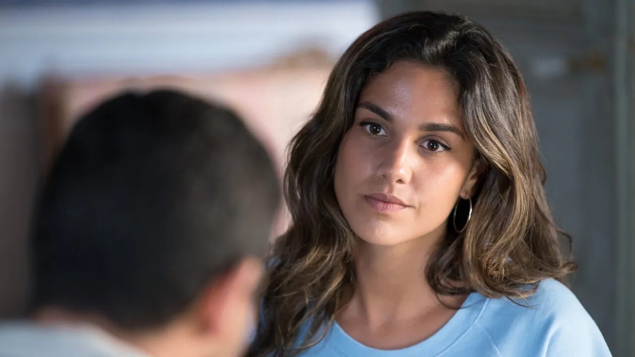 Дрисс. Un grand. Un grand. Полин аккар. Un grand.