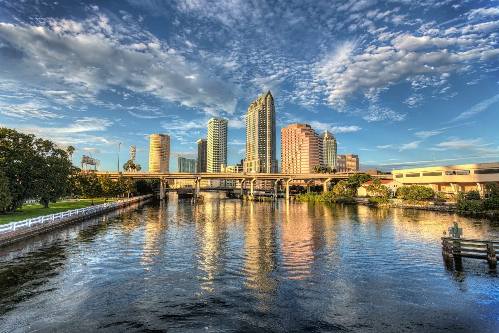 Сша штат флорида город тампа. Трамп флорида. Тампа флорида. Сент-питерсберг, штат флорида. Тампа флорида сша.