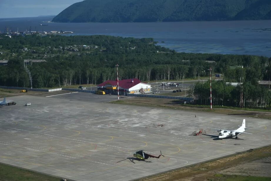 Прогноз погоды николаевск на амуре аэропорт. Николаевск на Амуре аэропорт. Аэровокзал Николаевск-на-Амуре. Николаевск-на-Амуре Хабаровский край аэропорт. Старый аэропорт Николаевск на Амуре.