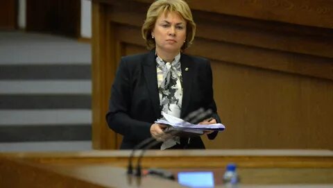 Официально уволена