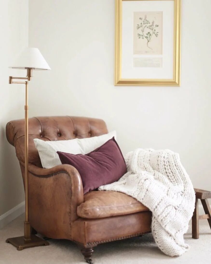Кресло savoy leather chair. Уютное кресло. Уютное кресло в спальню. Кресло ньюбери в интерьере. Уютное кресло.
