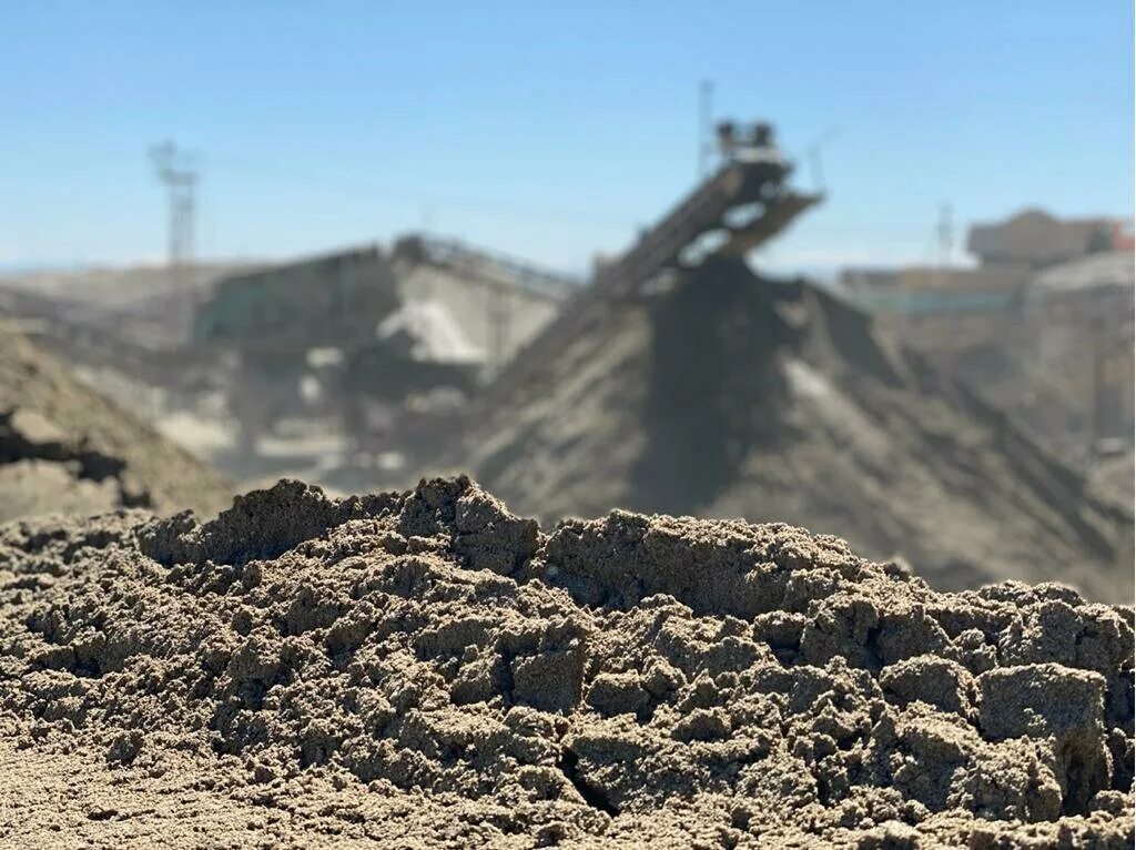 Поселок мостовской краснодарский край. Песок мостовской. Распутин термальные источники мостовской. Песок карьерный. Песок карьерный.