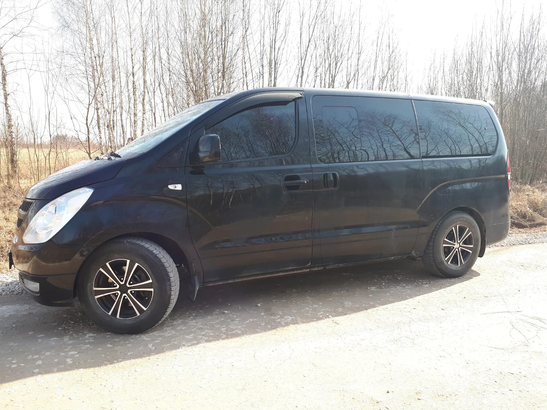 Диски grand starex r17. Колесо гранд старекс. Диски для grand starex r18. Grand starex 2. Hyundai grand starex диски r17.
