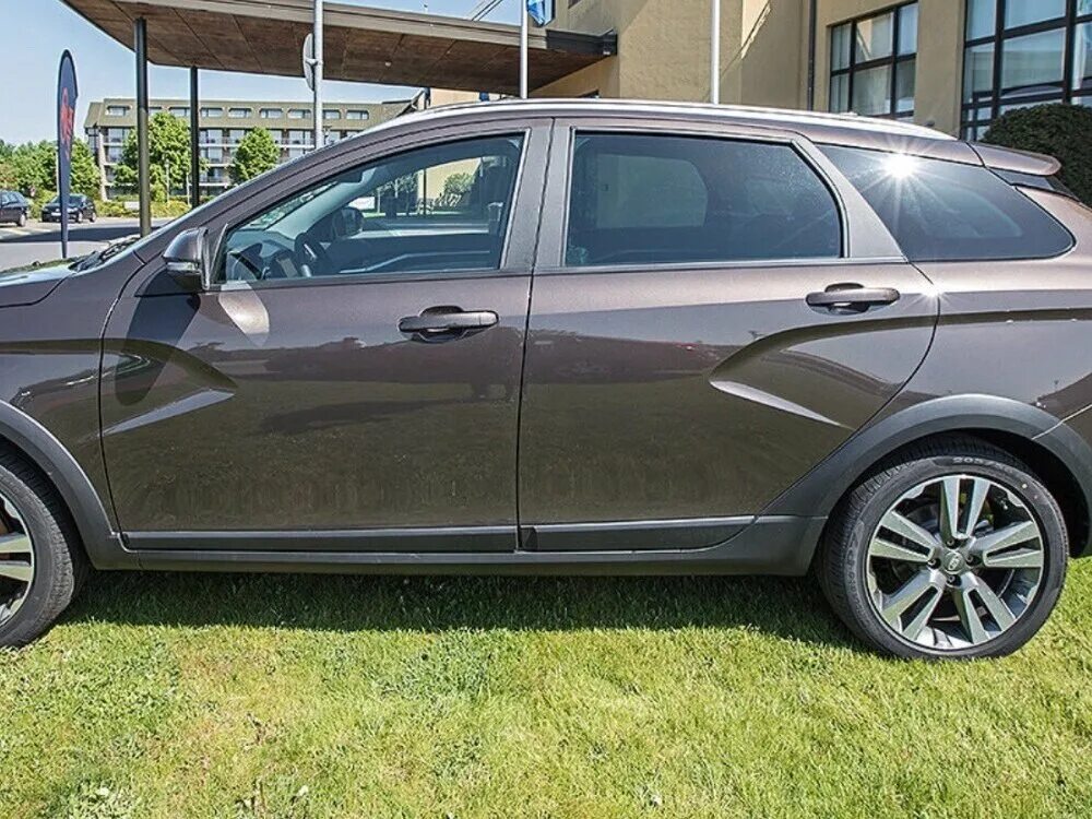 Lada Vesta SW Cross 1.8 бензиновый 2019 122л/с.робот 2.0 на DRIVE2