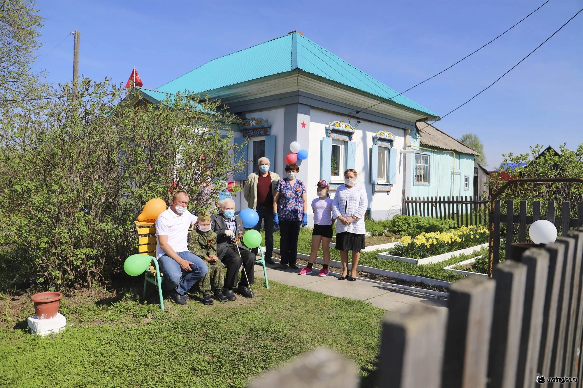 Работа ивановка. Село Ивановка Уватский район. Фестиваль Ивановка Уватский район. Парад у дома ветерана Тогучинский район.