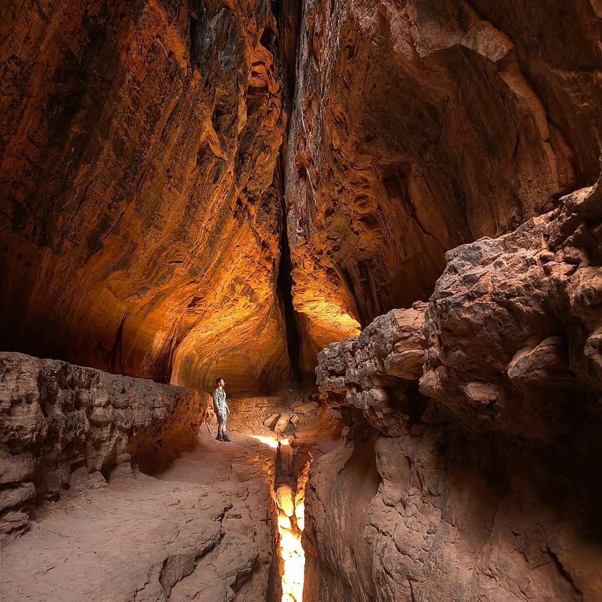 Ин холе. Пещеры Гранд каньон. Grand Canyon пещеры. Аризона пещера. Пещеры Гранд каньон арка.
