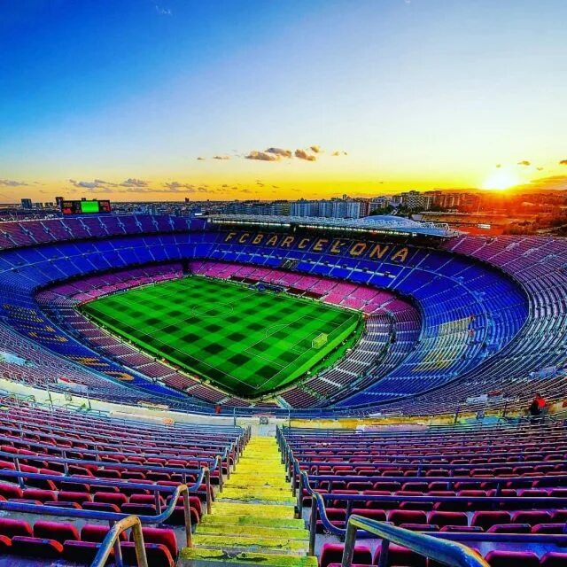 Вместимость камп. Барселона Камп ноу. Камп ноу стадион. Стадион Барселоны. Испания стадион Камп ноу.