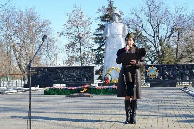 Прогноз матвеев курган. Глава поселка Матвеев Курган. Киреева Матвеев Курган.