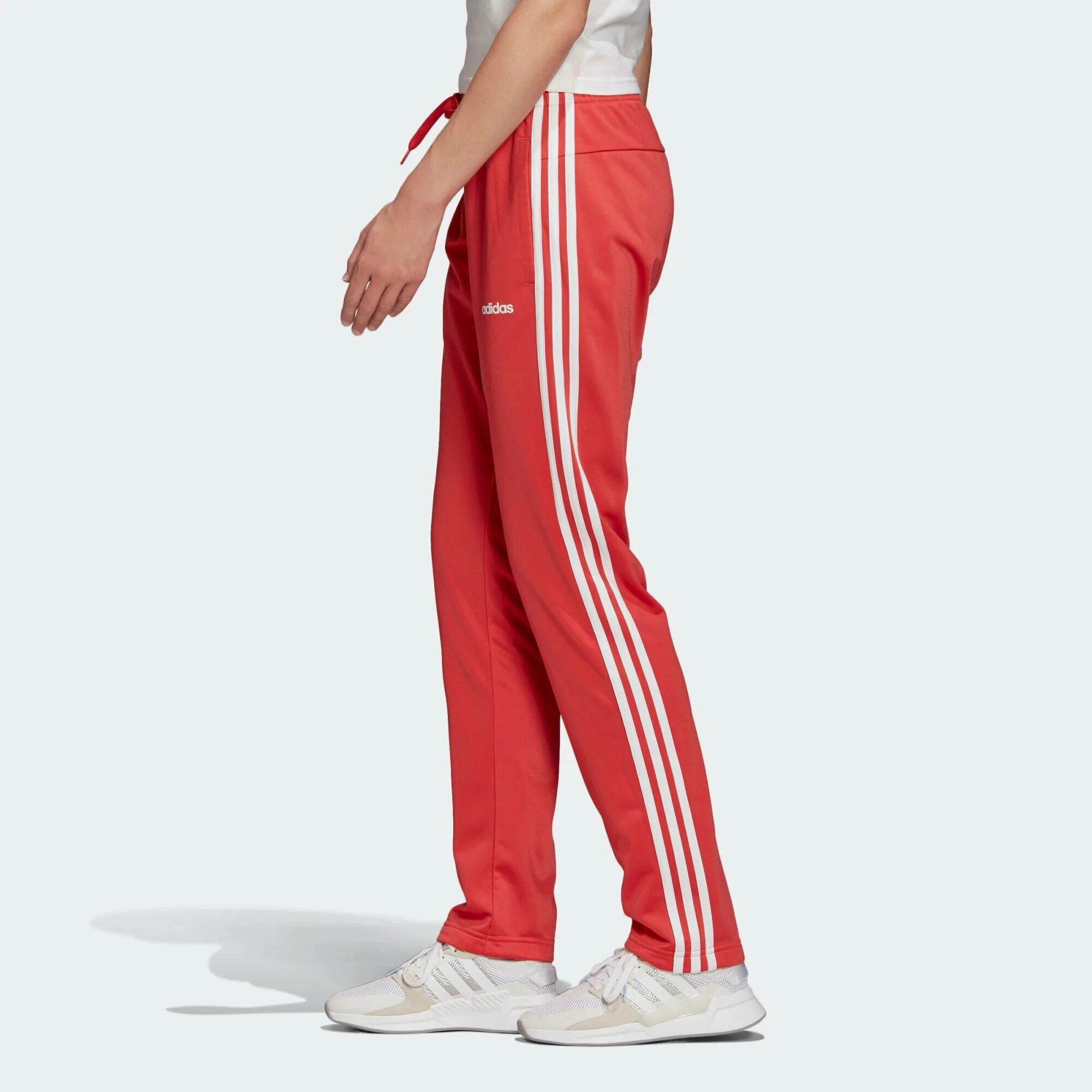 Штаны adidas fm6280. Adidas штаны с лампасами adidas. Штаны адидас Эссентиалс. Sport Essentials adidas брюки.