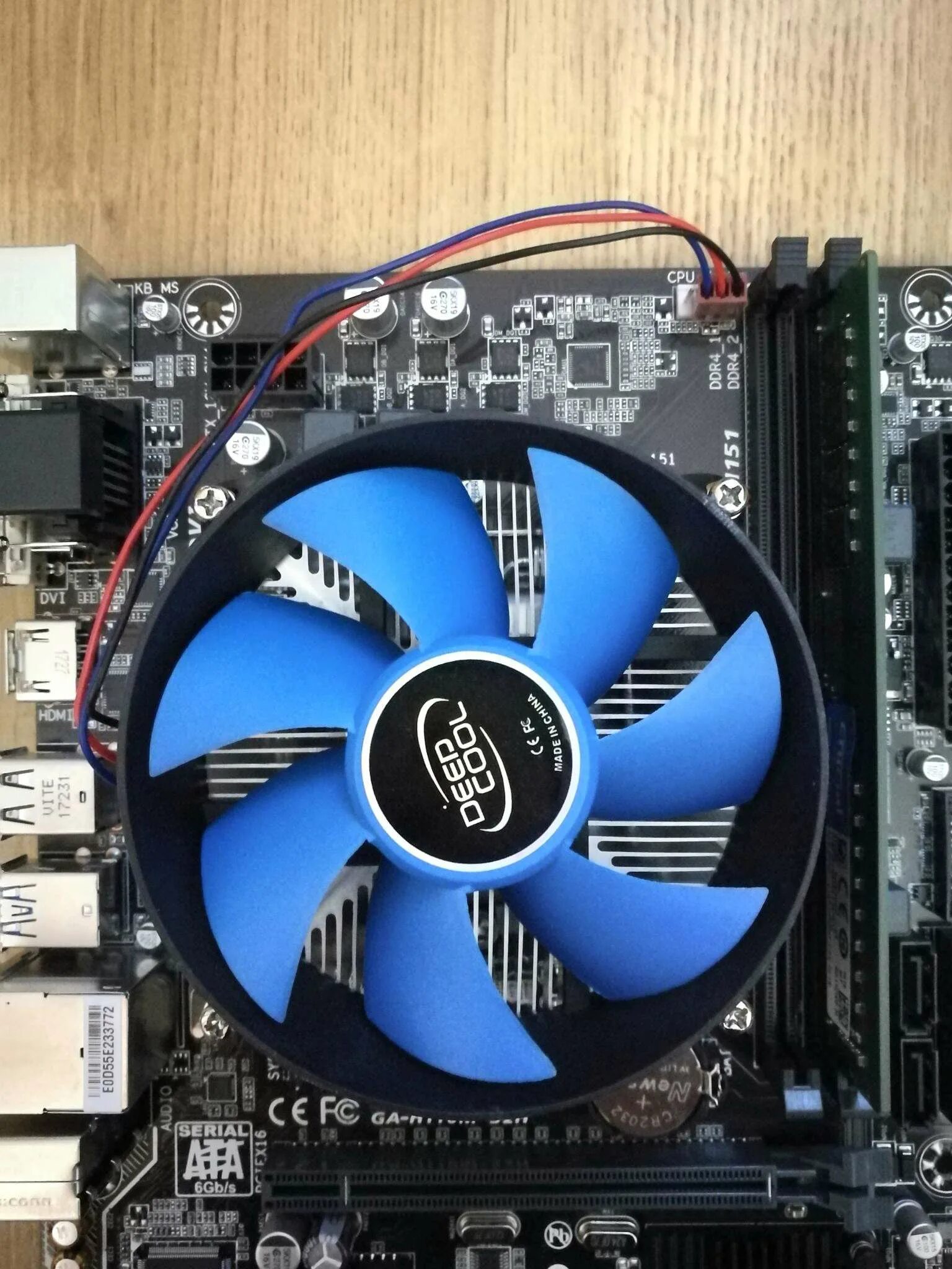 Deepcool theta 15 pwm. Deepcool theta 15. материнская плата gigabyte кулер на процессор. кулер deepcool и материнская плата.