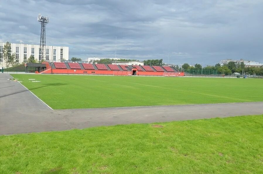 Стадион Калининец Екатеринбург. Парк Калининец в Екатеринбурге. Парк стадион Химмаш. Легкоатлетический стадион Калининец. Стадион калининец